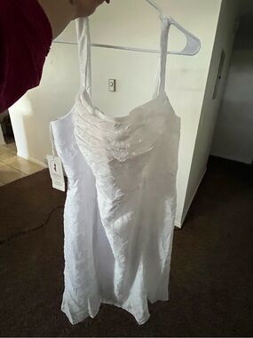 Brand New Molly Evers white midi dress